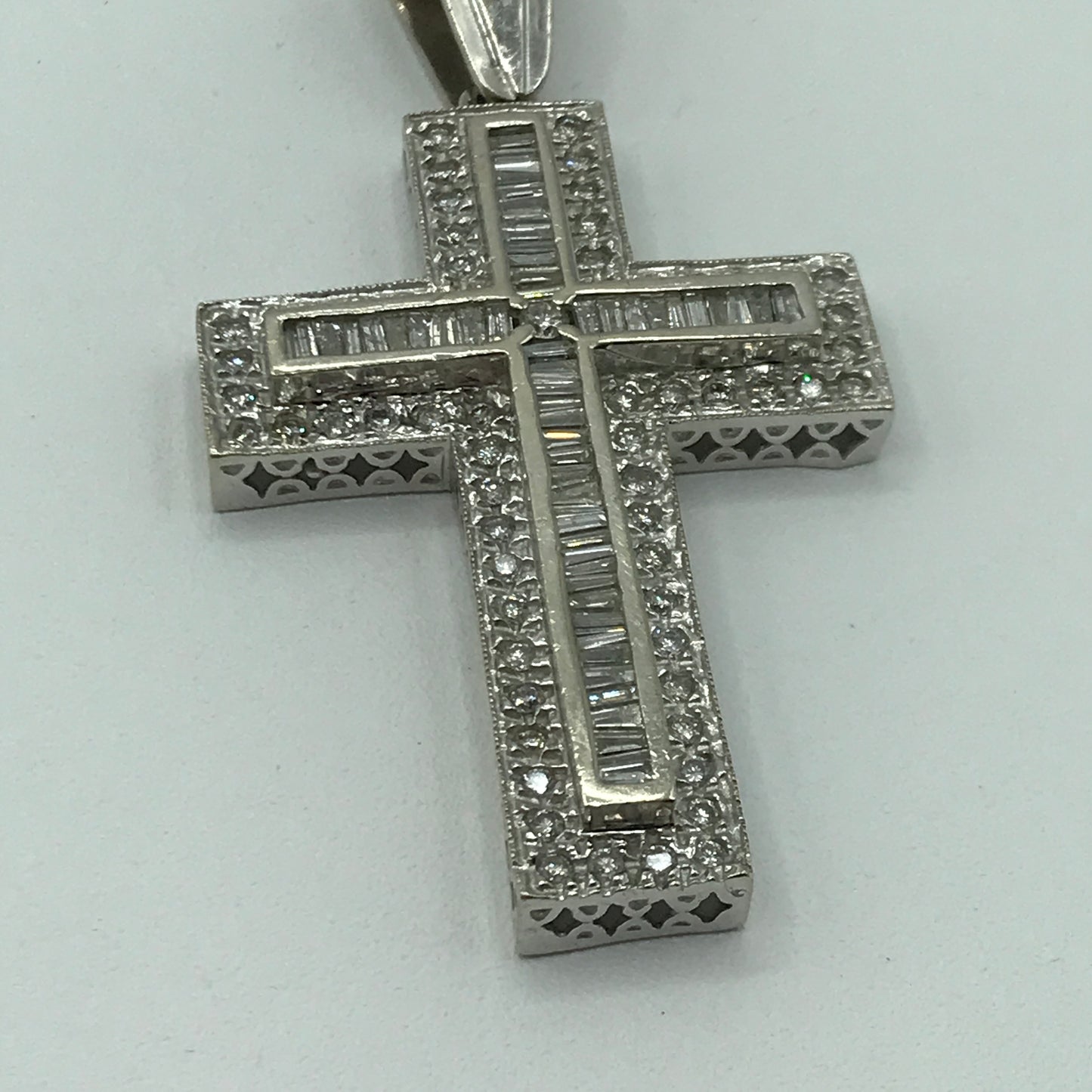 17.1g 14k White Gold Diamond Cross