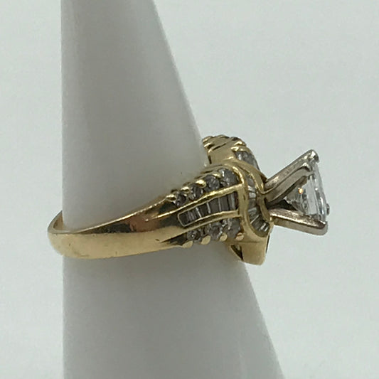 7.3g 18k Yellow Gold Engagement Ring Size 6