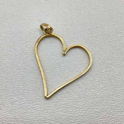 2.6g 14k Yellow Gold Heart Pendant 1.5"