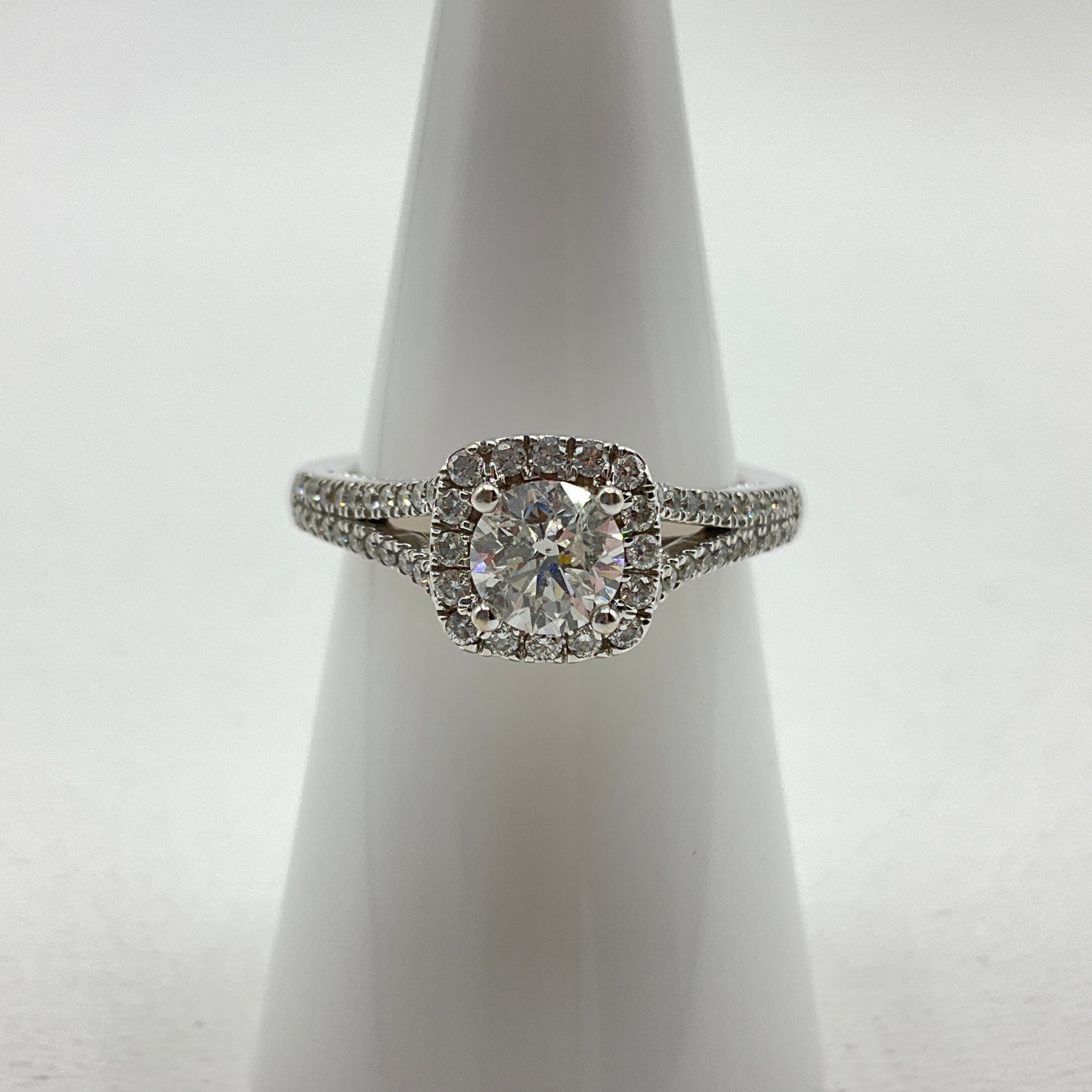 5.2g 18k White Gold Engagement Ring MARCHESA Size 7