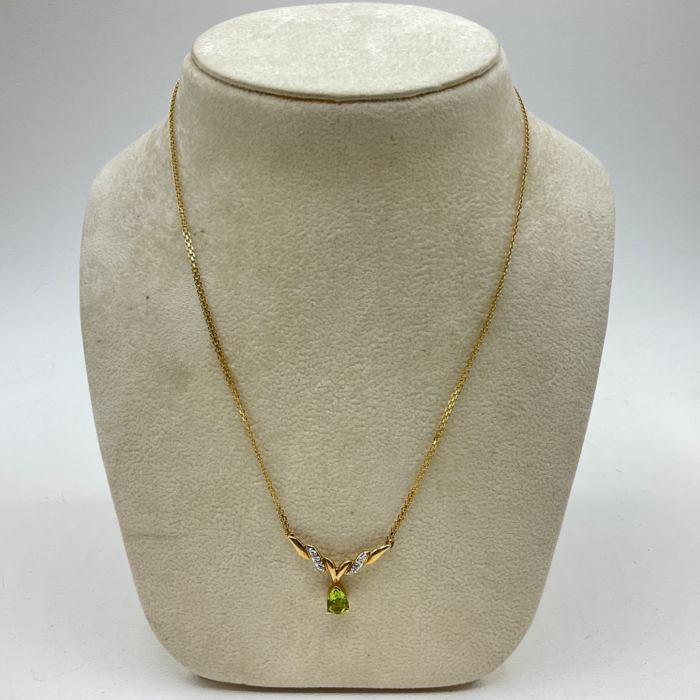 4.4g 14k Yellow Gold Necklace Earring Set Peridot