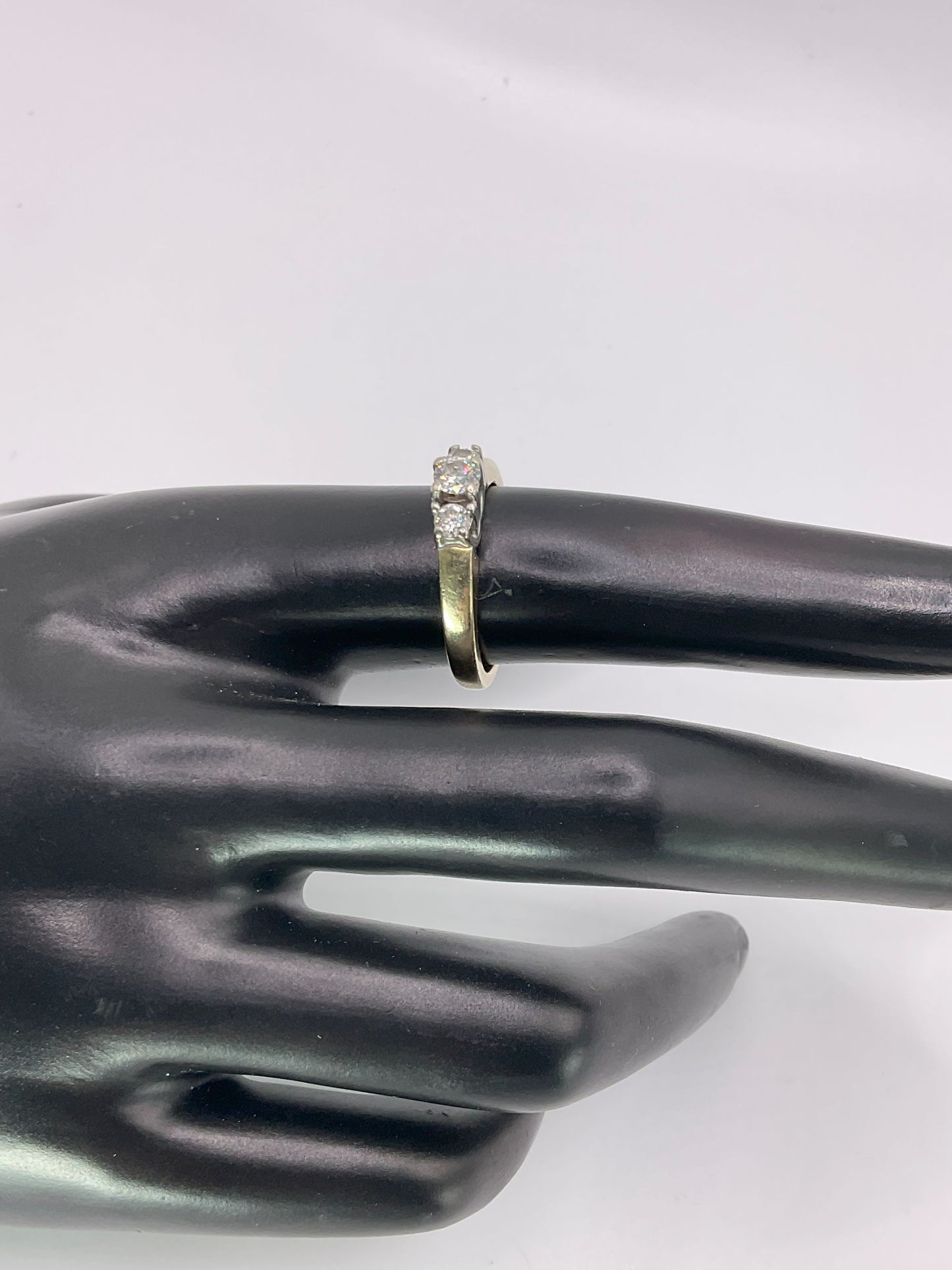 4.6g 14k Yellow Gold Diamond Ring Size 7