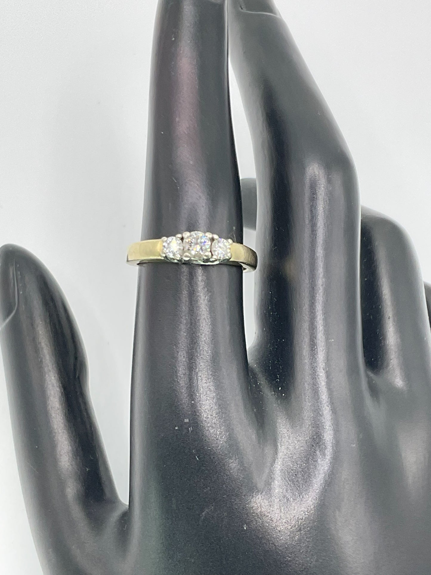 4.6g 14k Yellow Gold Diamond Ring Size 7