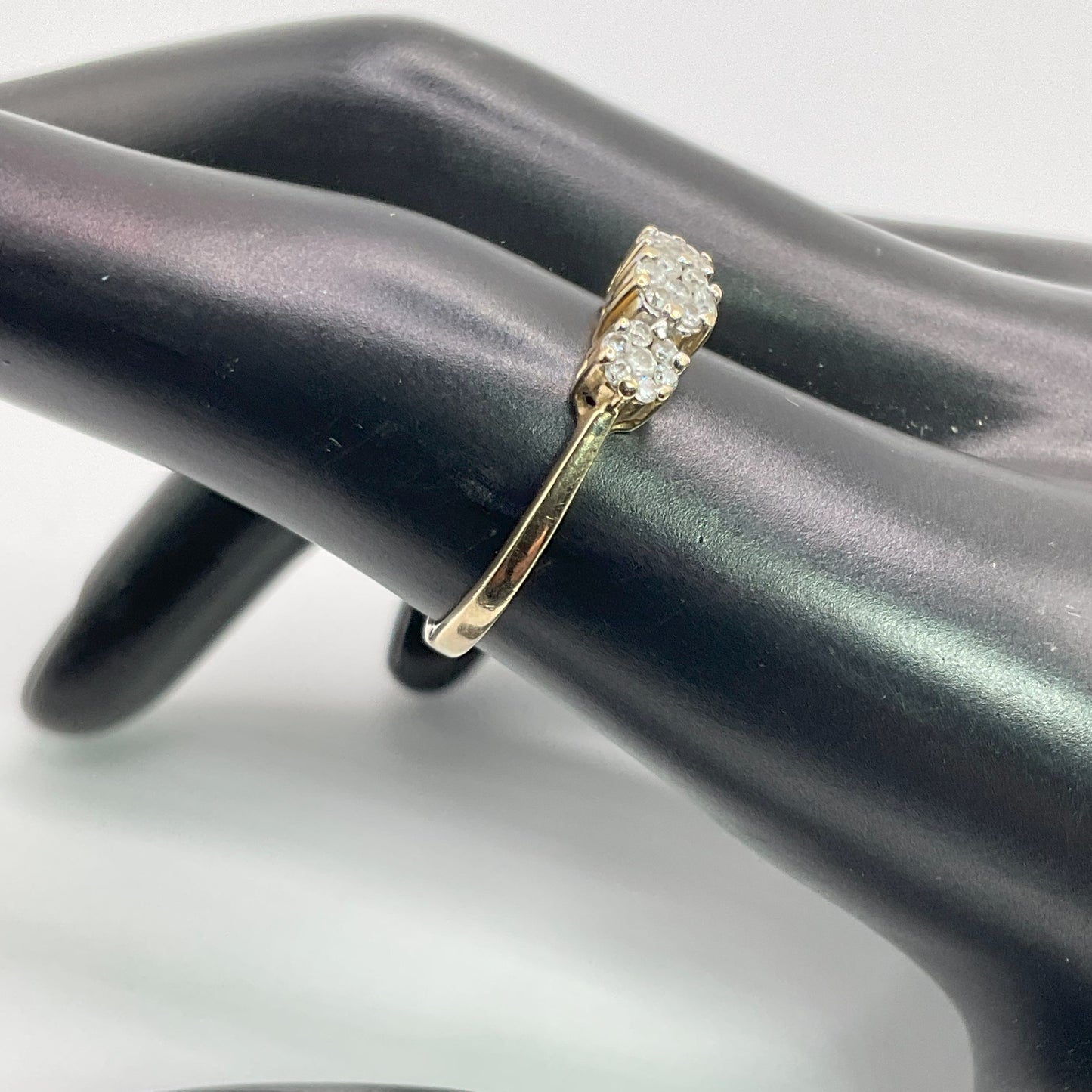 2.6g 14k Yellow Gold Diamond Ring Size 8