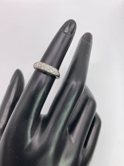 2.4g 14k White Gold Vintage Diamond Ring Size 5