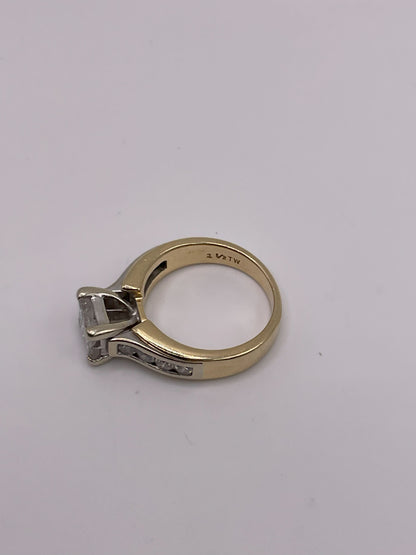 6.8g 14k Yellow Gold Diamond Ring Size 7