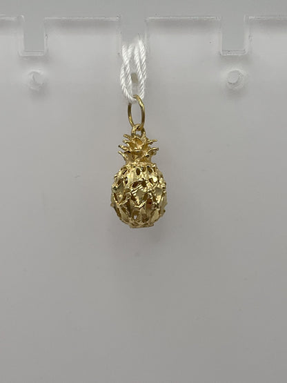 14k Yellow Gold Pendant .6g pineapple