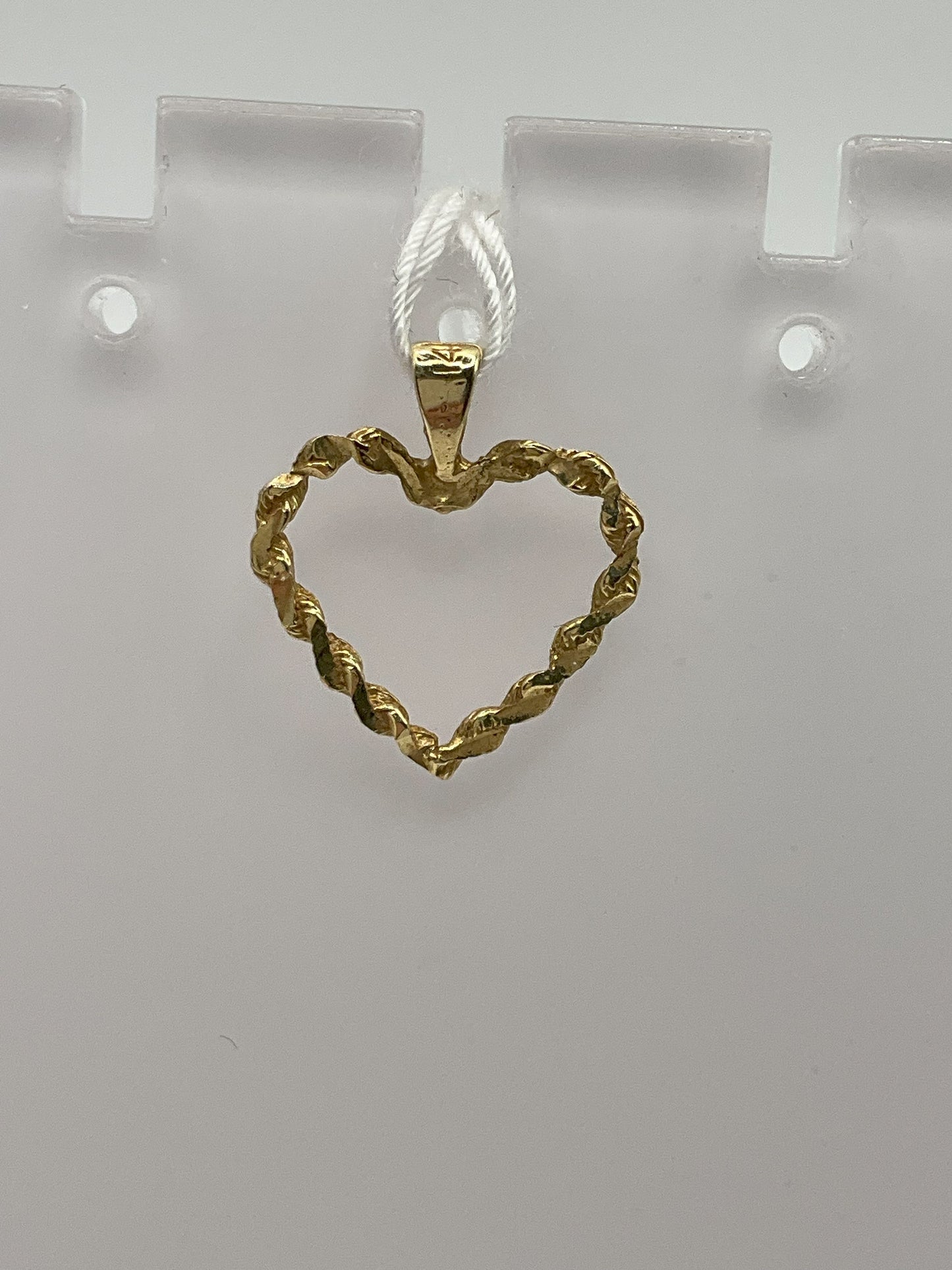 14k Yellow Gold Pendant .7g Heart