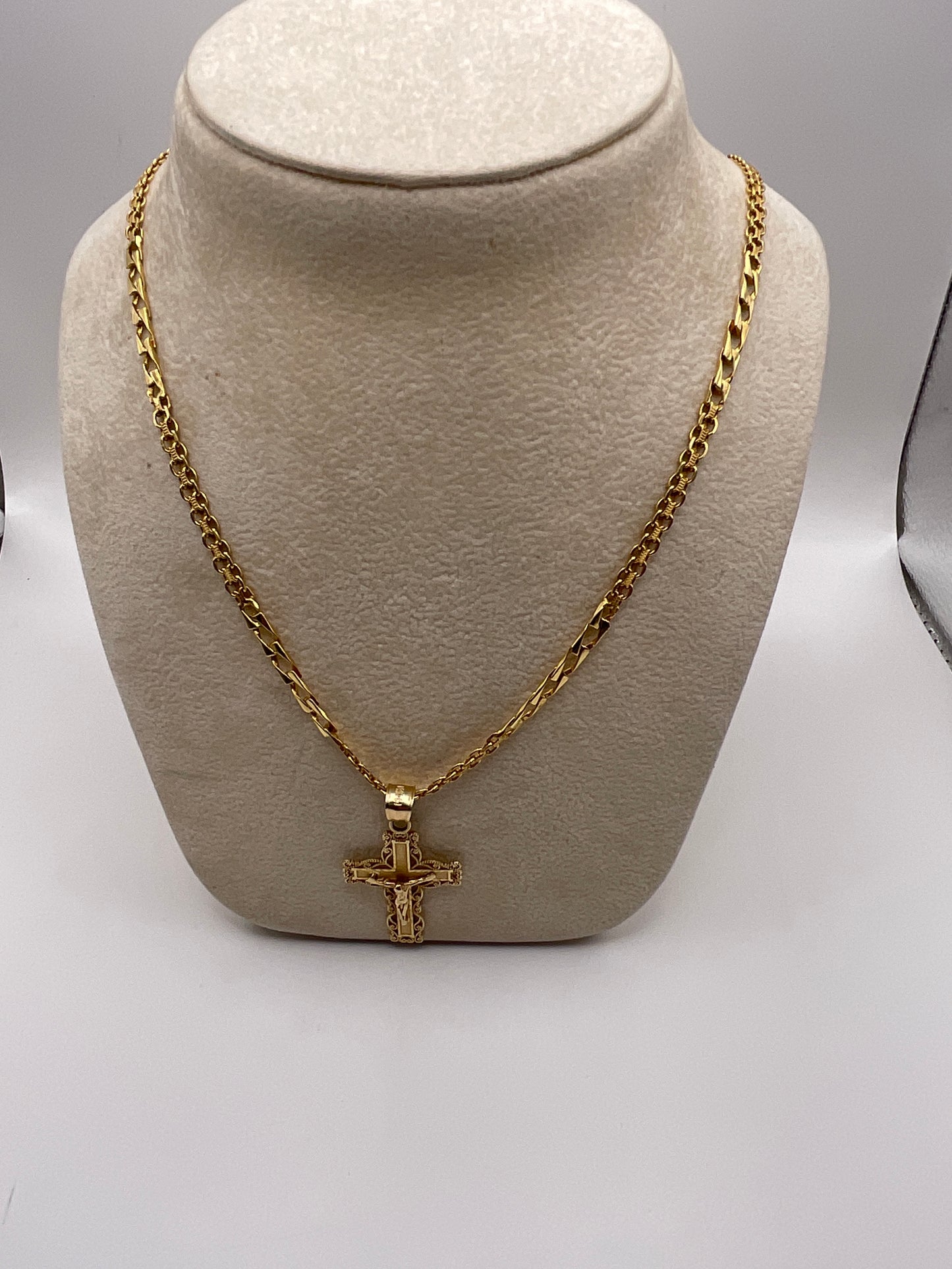 20.5g 14k Yellow Gold Necklace/Cross 24"