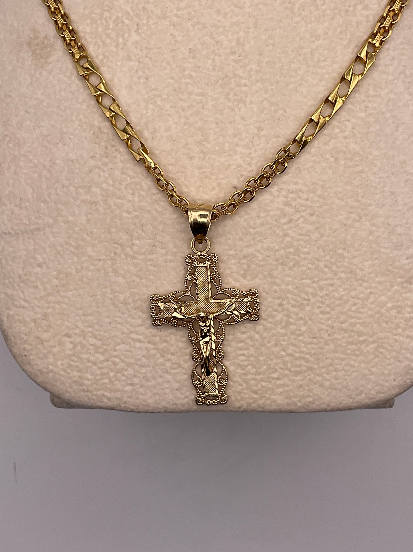 20.5g 14k Yellow Gold Necklace/Cross 24"