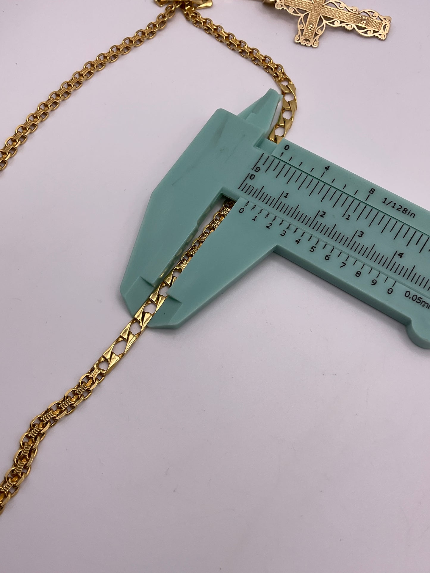 20.5g 14k Yellow Gold Necklace/Cross 24"