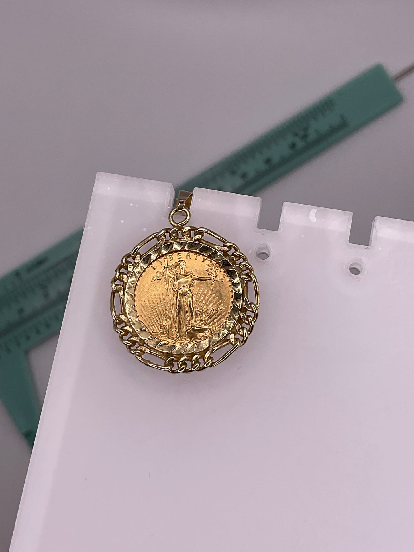 5.7g 14k/.999 Coin Pendant