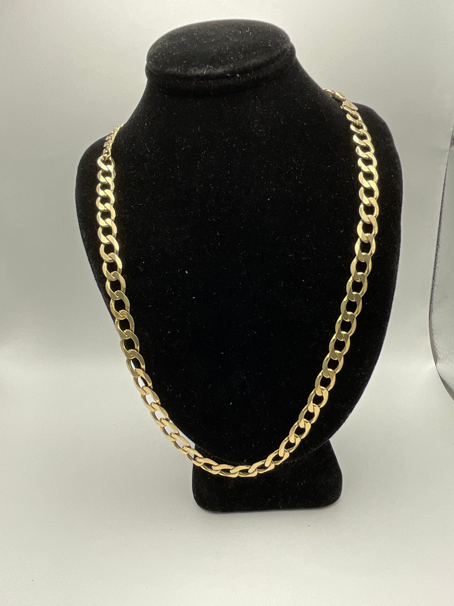 27.2g 10k Yellow Gold Chain, 20in, 7mm, Beveled Curb Link