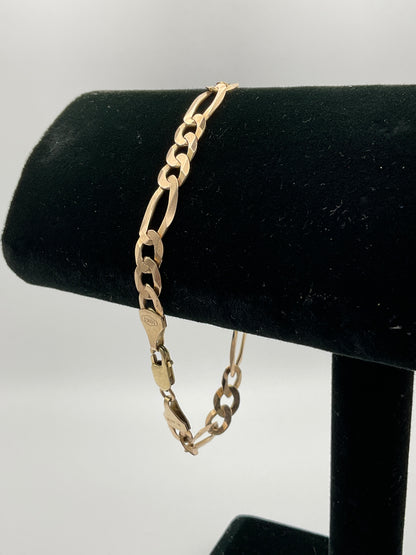 11.8g 10k Yellow Gold Bracelet, 9in, 8mm Figaro Link