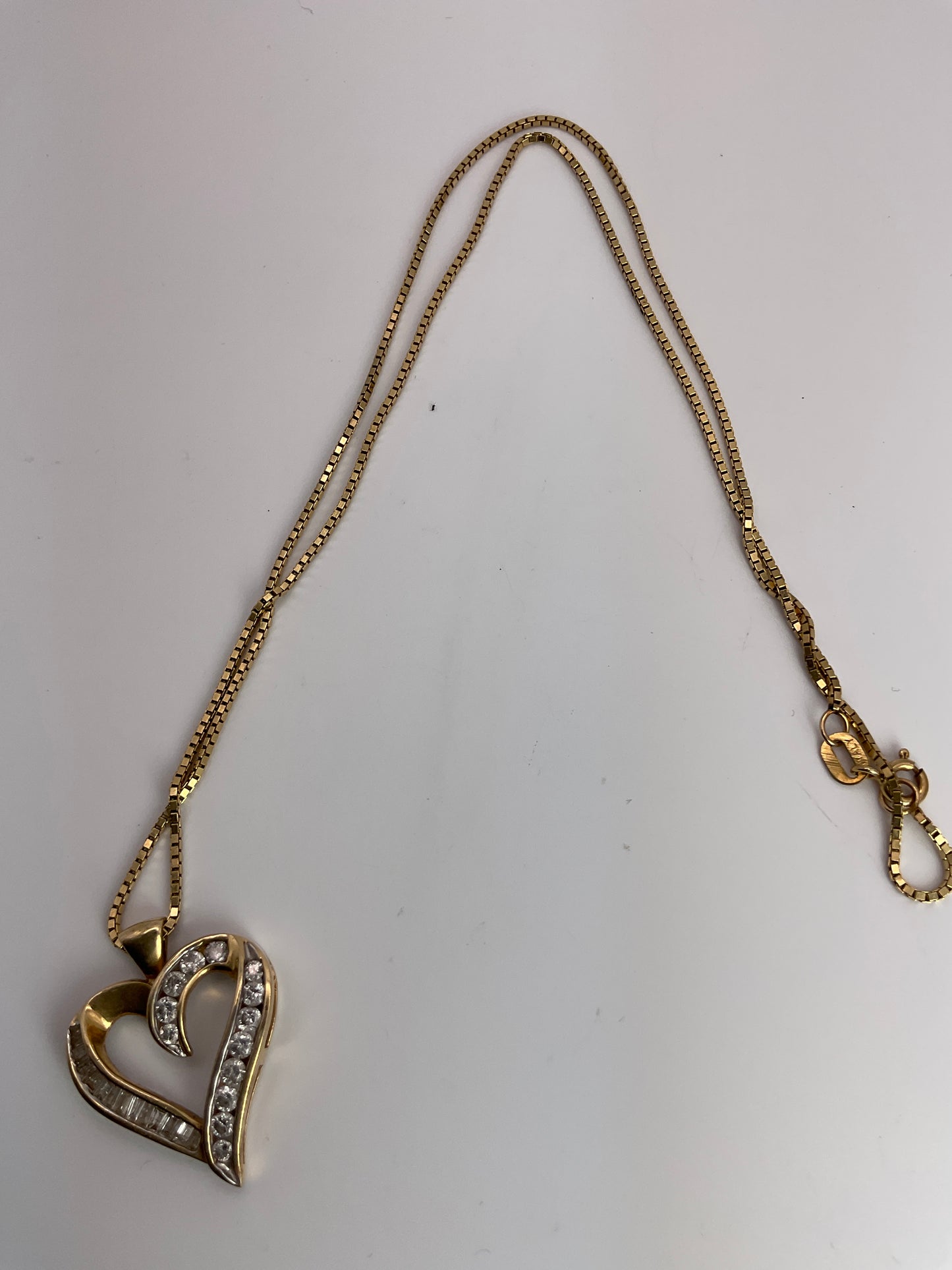 8.4g 14/10k YG Box Link Chain/ Diamond Heart Pendant 18in