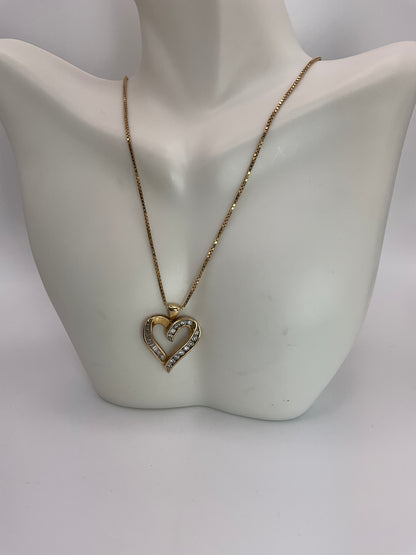 8.4g 14/10k YG Box Link Chain/ Diamond Heart Pendant 18in