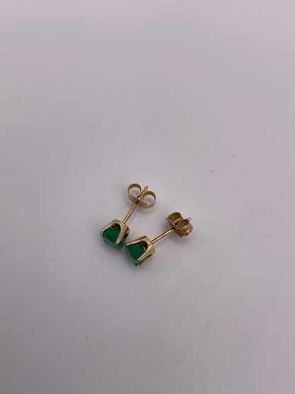 .6g 14k YG Earrings Emeralds