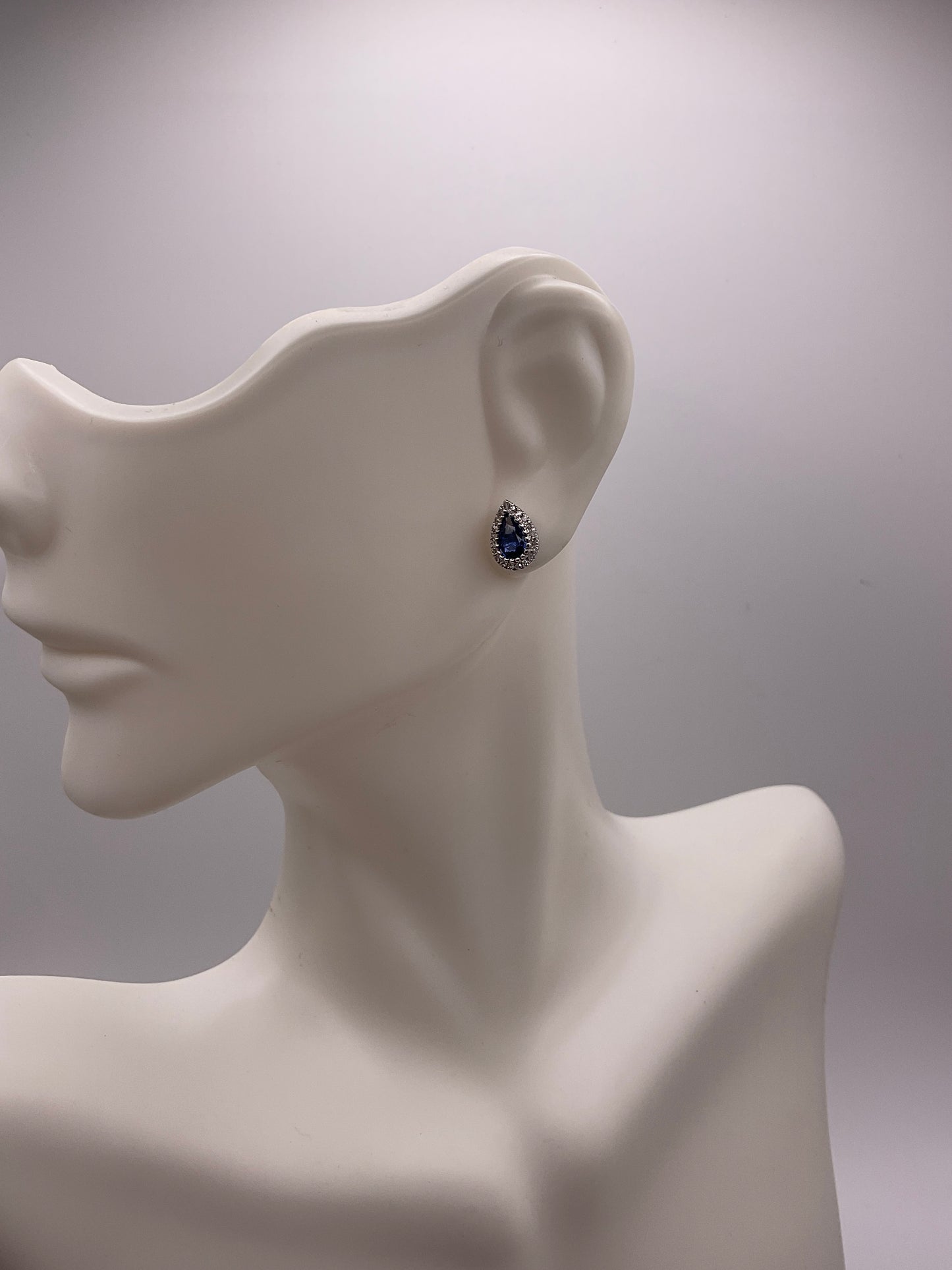 1.6g 14k WG Earrings Sapphire/Diamond