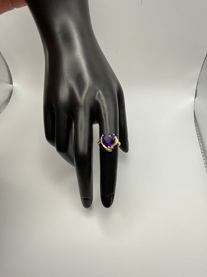 3.4g 14k YG Purple Heart Amethyst Ring Size 6