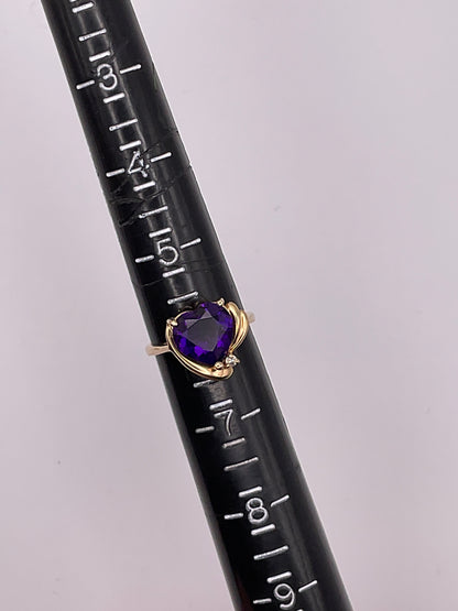 3.4g 14k YG Purple Heart Amethyst Ring Size 6