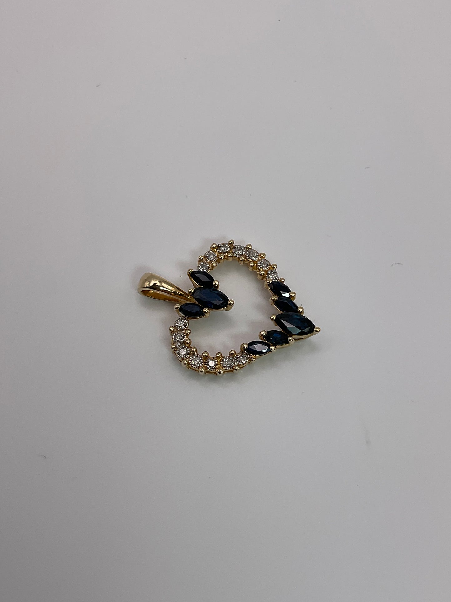 3.1 14kt YG Diamond Heart Pendant