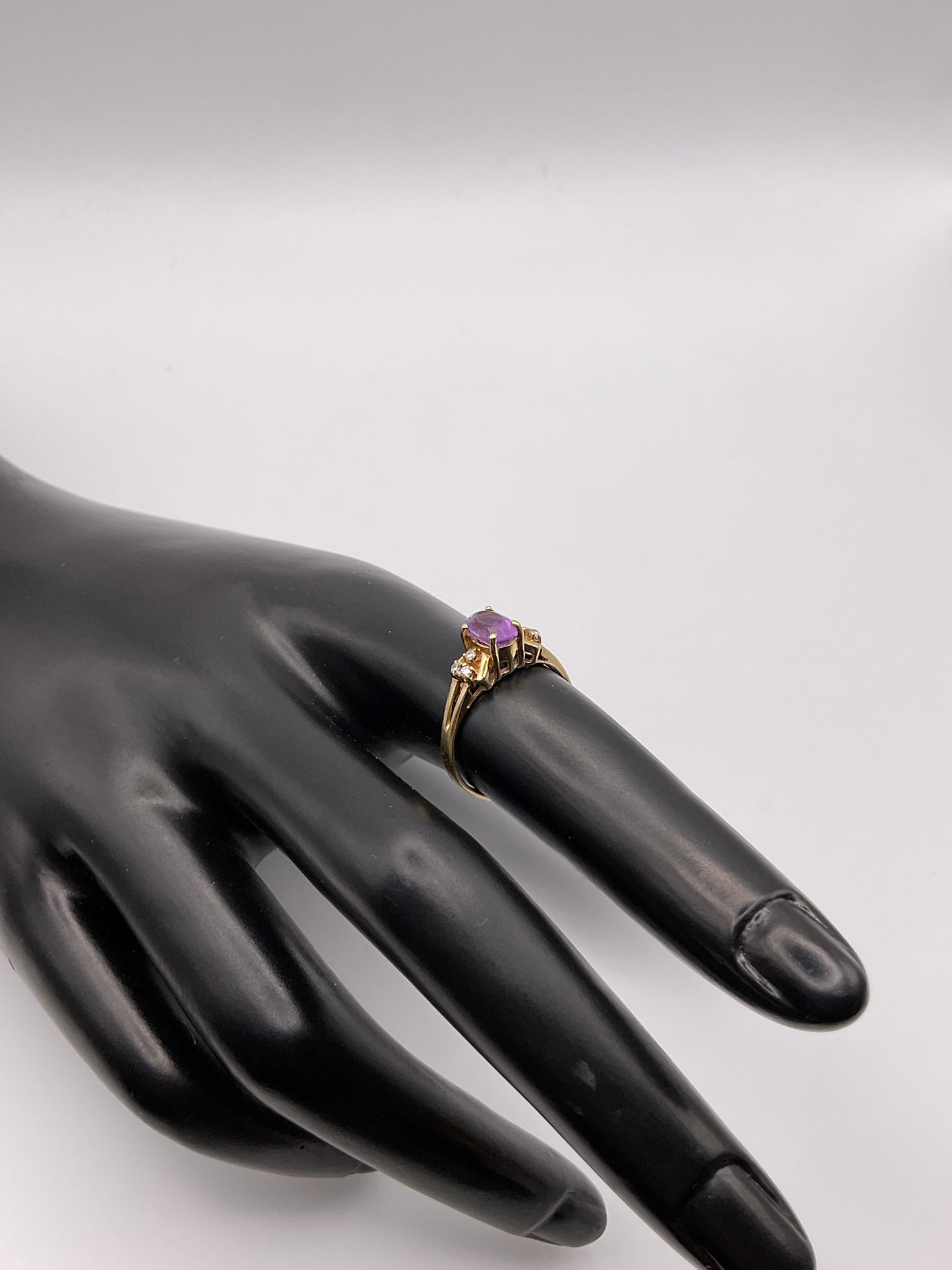 2.0g 14k Yellow Gold Diamond/ Purple Ring size 6