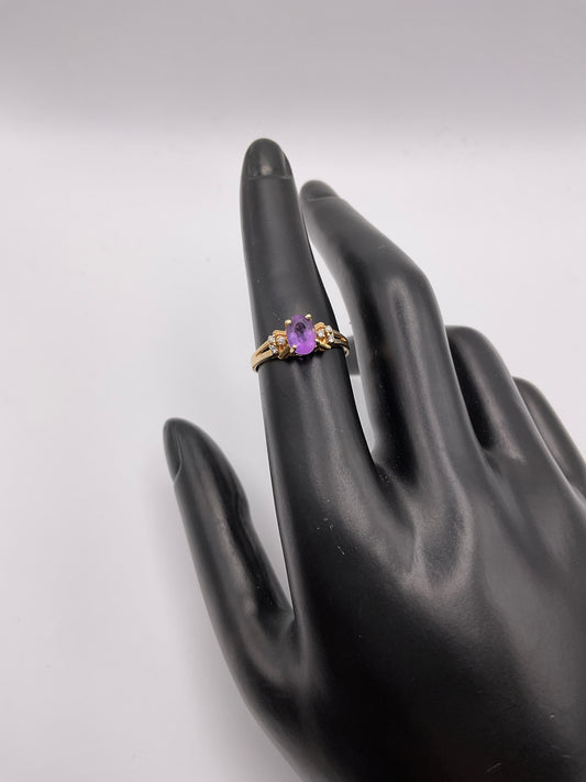 2.0g 14k Yellow Gold Diamond/ Purple Ring size 6